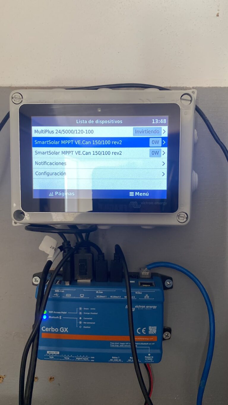 Pantalla de control Victron mostrando la lista de dispositivos